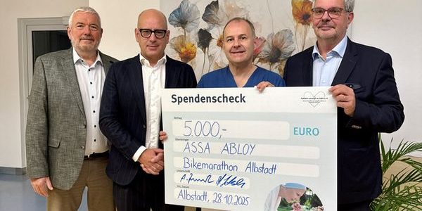 Assa Abloy spendet 5.000 Euro an „Palliativ umsorgt“